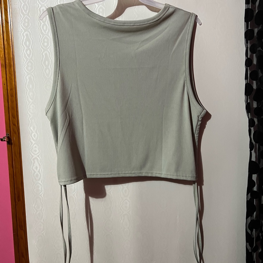 Shein Tank - Picture 2 of 3